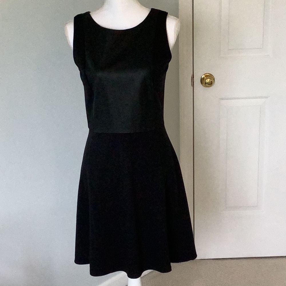 Banana Republic black skater style dress size 6